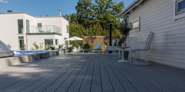 DECKING IN SWEDEN